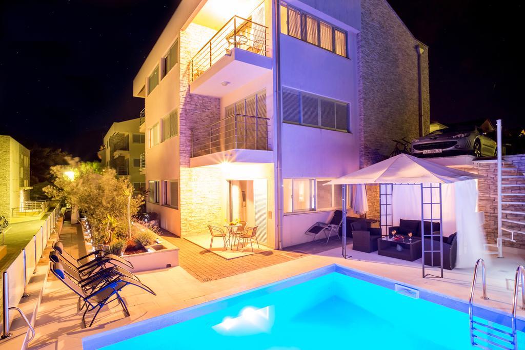 Apartment Falcon Stari Grad  Rum bild