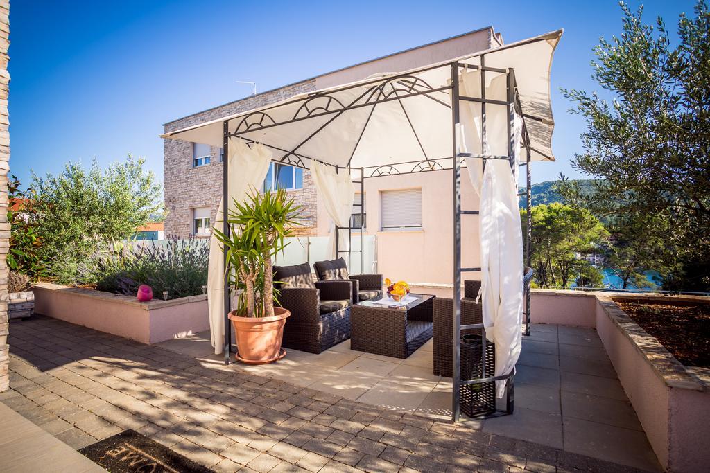 Apartment Falcon Stari Grad  Rum bild