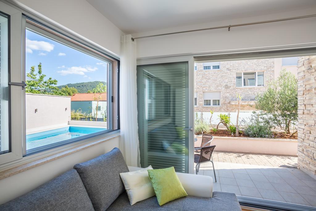 Apartment Falcon Stari Grad  Rum bild